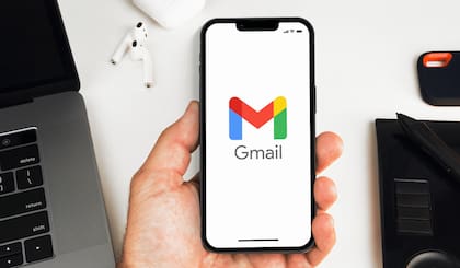 Los usuarios pueden impedir enviar correos electrónicos a sus contactos por error