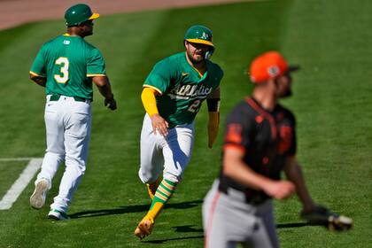 Los vagabundos A's inician su era en Sacramento con un mejor roster y expectativas de playoffs