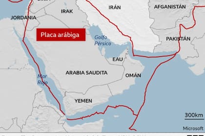 Los valles y crestas de las montañas Zagros evidencian la colisión de las placas tectónicas en la región del golfo.
