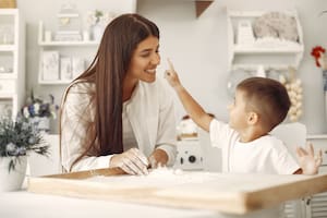 Cuánto cobran las niñeras y cuidadores de adultos en agosto