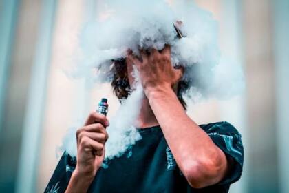 Los vapeadores o cigarrillos electrónicos se usan en reemplazo del cigarrillo convencional (Foto Pexels)