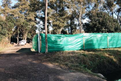 Los vecinos de la calle Thames tomaron terrenos hace seis años y ahora los subdividen y comercializan