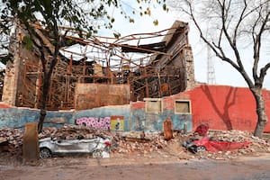 El drama de los vecinos de Iron Mountain que aún deben convivir con las ruinas y los escombros