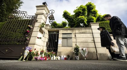 Los vecinos dejaron flores en la puerta de la casa de Tina Turner tras conocer la noticia de su muerte