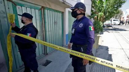 Los vecinos dicen que no sospechaban nada malo de Mendoza, quien fue detenido casi infraganti