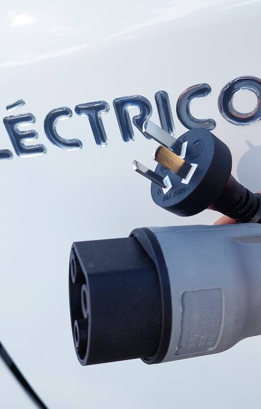 Los vehículos eléctricos de dos y tres ruedas y la infraestructura para alimentarlos se extiende a lo largo de Asia