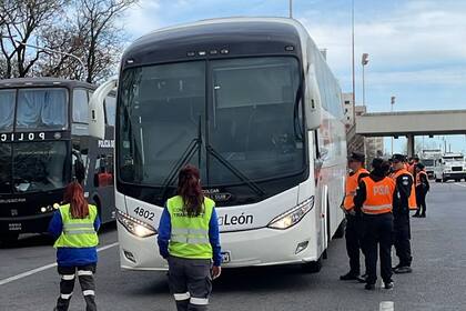Los vehículos, en los que había bombos y banderas, carecían de seguros, matafuegos, tenían neumáticos en malas condiciones y no estaban habilitados para transportar mayores de edad