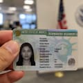 La advertencia del Uscis: “Para solicitar la green card, debe ser elegible bajo una de las categorías”