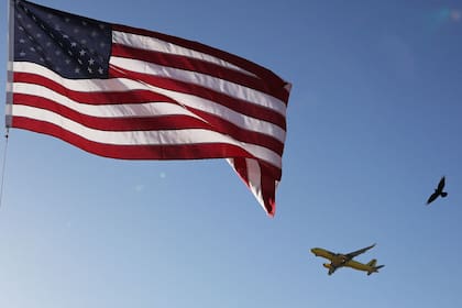 Los viajeros de Estados Unidos deben conocer cómo consultar el estado de los vuelos, en medio del cierre del gobierno federal