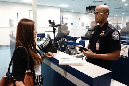 Los viajeros podrán dirigirse directamente con los agentes del CBP y no pasar al quiosco de Global Entry