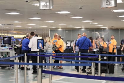 Los viajeros que no cuenten con las identificaciones aceptadas por la TSA deberán abonar la tarifa de US$45