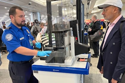 Los viajeros que se trasladen por el Thanksgiving deben afrontar los controles aeroportuarios