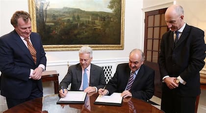 Los vicecancilleres Alan Duncan (Gran Bretaña) y Pedro Villagra Delgado (Argentina), ayer, en la reunión de Londres