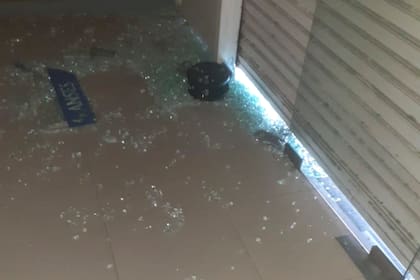 Los vidrios rotos del Banco Nación