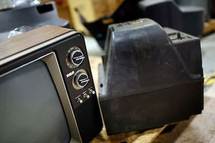 Los viejos modelos analógicos deberá emplear un conversor especial, que en algunos televisores digitales ya traen incorporado