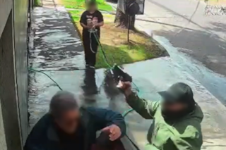 Simulaban vender y comprar dólares, pero los clientes eran asaltados por motochorros y "pirañas"
