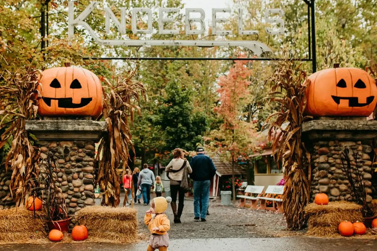 Los visitantes de Hallo-Fun, en Pensilvania, pueden encontrar dulces, juegos y comidas con sabor a calabaza en el parque