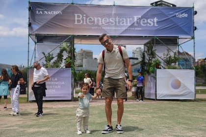 Los visitantes desde temprano comenzaron a recorrer el Hipódromo