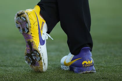 Los zapatos de Brooks Koepka, también a tono con la franquicia para la que Kobe jugó durante sus 20 temporadas en la NBA.