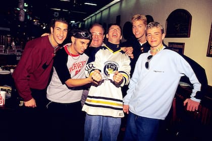 Lou Pearlman y los miembros de NSync