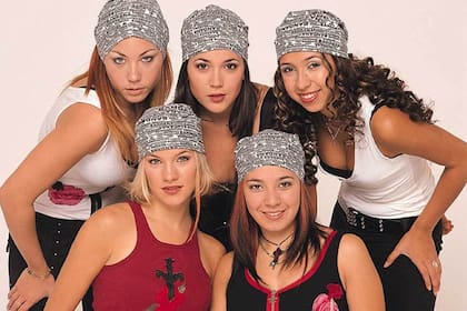 Lourdes Fernández, Valeria Gastaldi, Ivonne Guzmán, Virginia Da Cunha y Lissa Vera ganaron Popstars en 2001 y conformaron Bandana