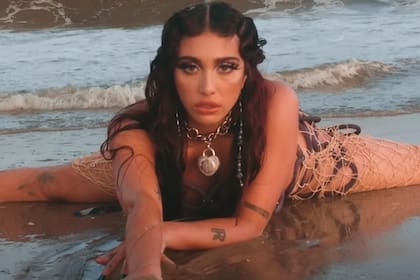 Lourdes Leon en el video de "Lock&Key", el tema con el que hace su debut como cantante