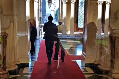Lousteau ingresando a la Casa Rosada