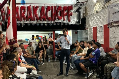 Lousteau volvió a recorrer la ciudad de Buenos Aires después de que Jorge Macri separara las elecciones