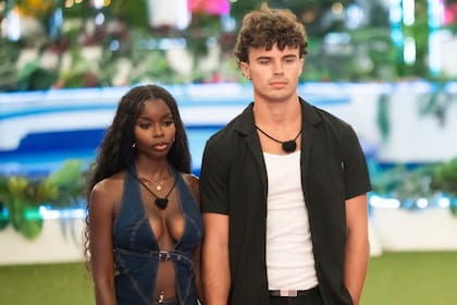 "Love Island" reaviva debate sobre prejuicio racial y misoginia en citas
