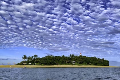 Se trata de Low Island, una pequeña isla ubicada en la costa del noreste de Australia (Karen Hofman)