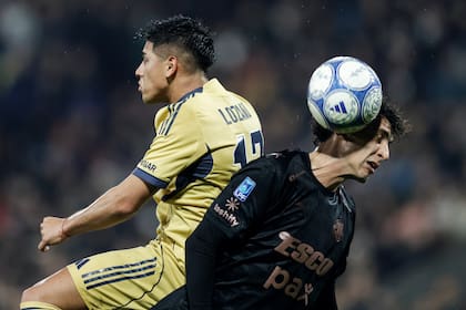 Lozano y Giménez, lucha en el aire en Platense vs. Boca