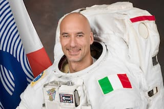 Luca Parmitano, piloto de la misión Artemis III al ser presentado: "Espero tener algo italiano en el menú"