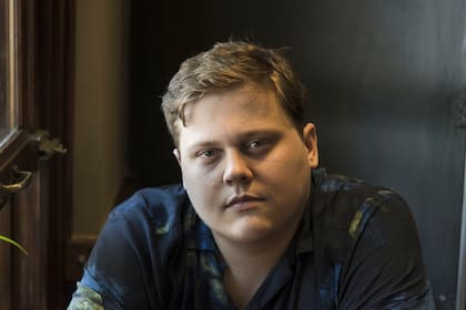 Luca Martin: cómo fue crecer con padres famosos, por qué decidió hablar de su sexualidad y cuáles son sus mayores “pecados”