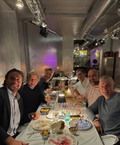 Luca Toni y Pep Guardiola junto a su grupo de amigos (Foto/Instagram: @luca_toni.9)