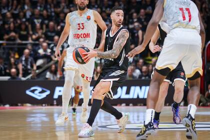 Luca Vildoza durante el partido entre Virtus Bologna y Mónaco, por la Euroleague
(Photo by Fabio Patamia/Getty Images)