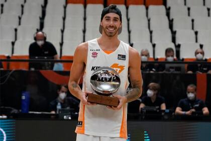 Luca Vildoza metió el doble decisivo en el último segundo para que Baskonia se consagre ante Barcelona en la final de la última Liga ACB; además, se quedó con el MVP