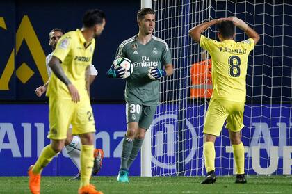 Luca Zidane controla el balón frente a Villarreal