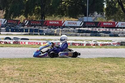 Lucas a bordo de su karting en plena
carrera