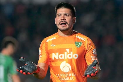 Lucas Acosta, arquero de Sarmiento de Junín