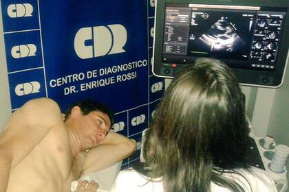 Lucas Alario cumplió con los examenes de rigor