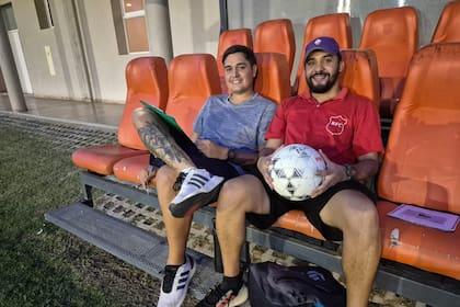 Lucas Batistuta, hijo de Gabriel Batistuta, es el director técnico de Romang FC