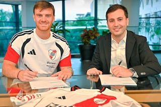 Mientras todos miran el Mundial, River presentó tres refuerzos más para el nuevo equipo de Coudet