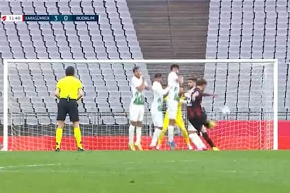 Lucas Biglia marcó el 3-0 en el partido que su equipo se clasificó a los octavos de final de la Copa de Turquía