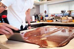 Lucas Caraballo, maestro pastelero, especialista en azúcar artístico y campeón de la Copa Latinoamericana de Helado Artesanal