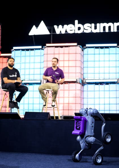 Lucas Constanzo: "Los mejores casos para comenzar a utilizar robots son aquellas tareas donde falta mano de obra o donde existen riesgos para la seguridad de las personas"