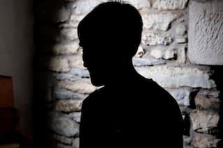 "Quiero utilizar mis habilidades cibernéticas para el bien": cómo la policía de Reino Unido busca rehabilitar a hackers adolescentes