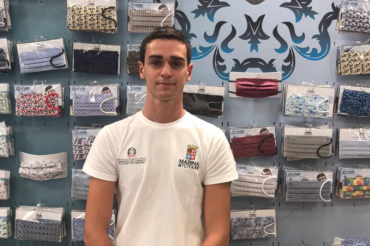 Lucas Guerrini (17), fundador de la casa de tapabocas, Lamaska