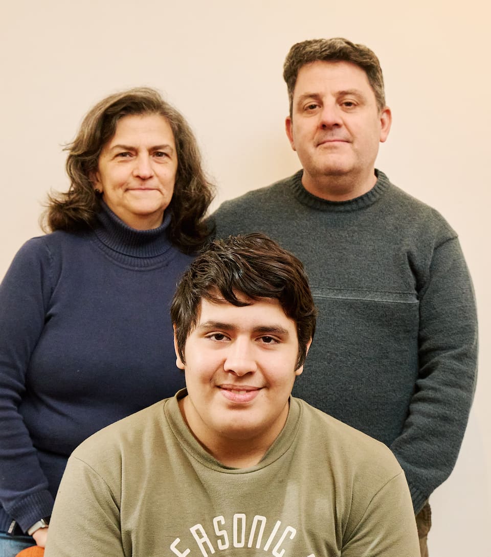Jorgelina y Agustín, y su hijo adoptivo que hoy tiene 15 años, Lucas.
Para nota sobre adopción y cómo se forma una gran familia a partir de la adopción de hermanitos y niños más grandes.
23/07/2026.