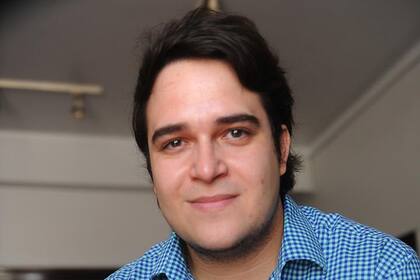 Lucas M. Machín Ferrero es el orgullo de toda su provincia e incita a los y las jóvenes a estudiar su carrera.