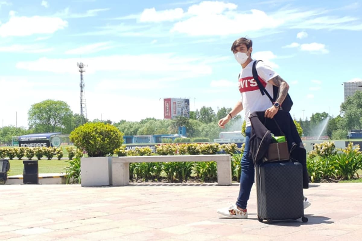 Lucas Martínez Quarta, al momento de ingresar al predio de la AFA, al mediodía de este miércoles.